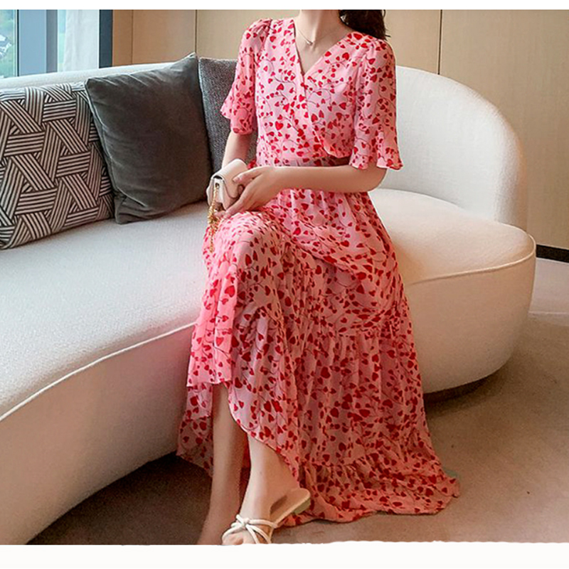 Summer Line Clothing Brand - Sommer 2025, übergroßes Kleid mit V-Ausschnitt