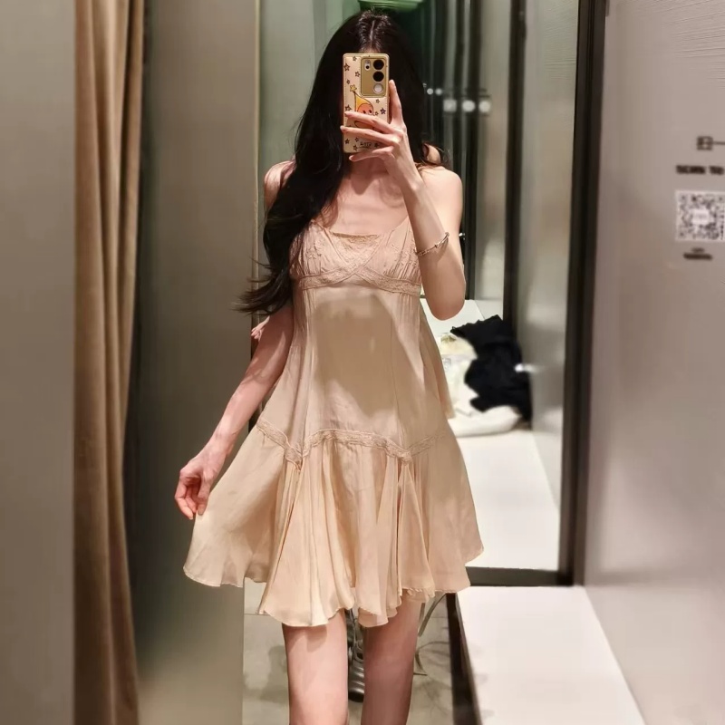 Süßes, lässiges Kleid mit Rund – Summer Line Clothing Brand Bewertung und Preis